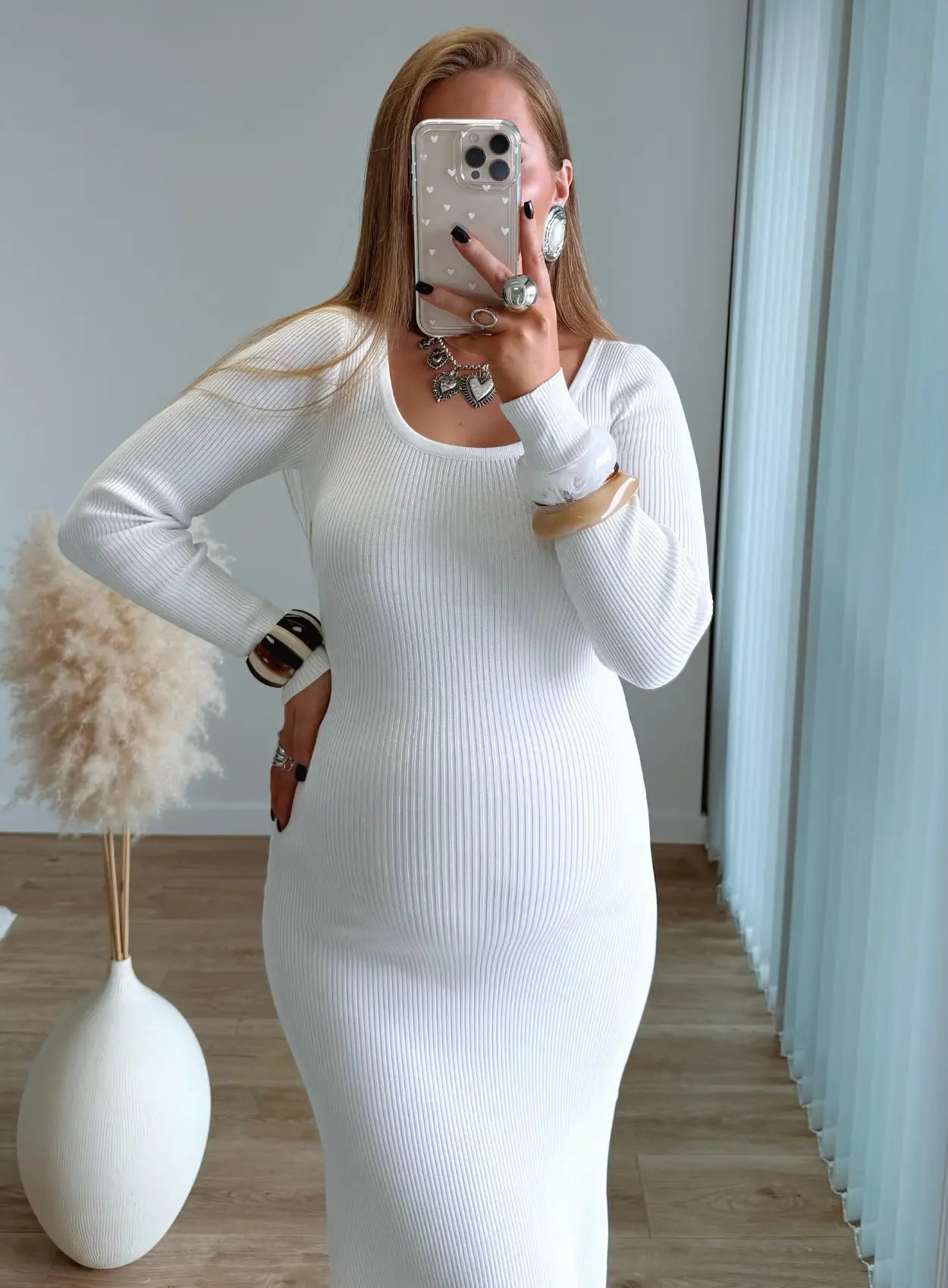 robe-longue-de-grossesse-côtelée-blanche