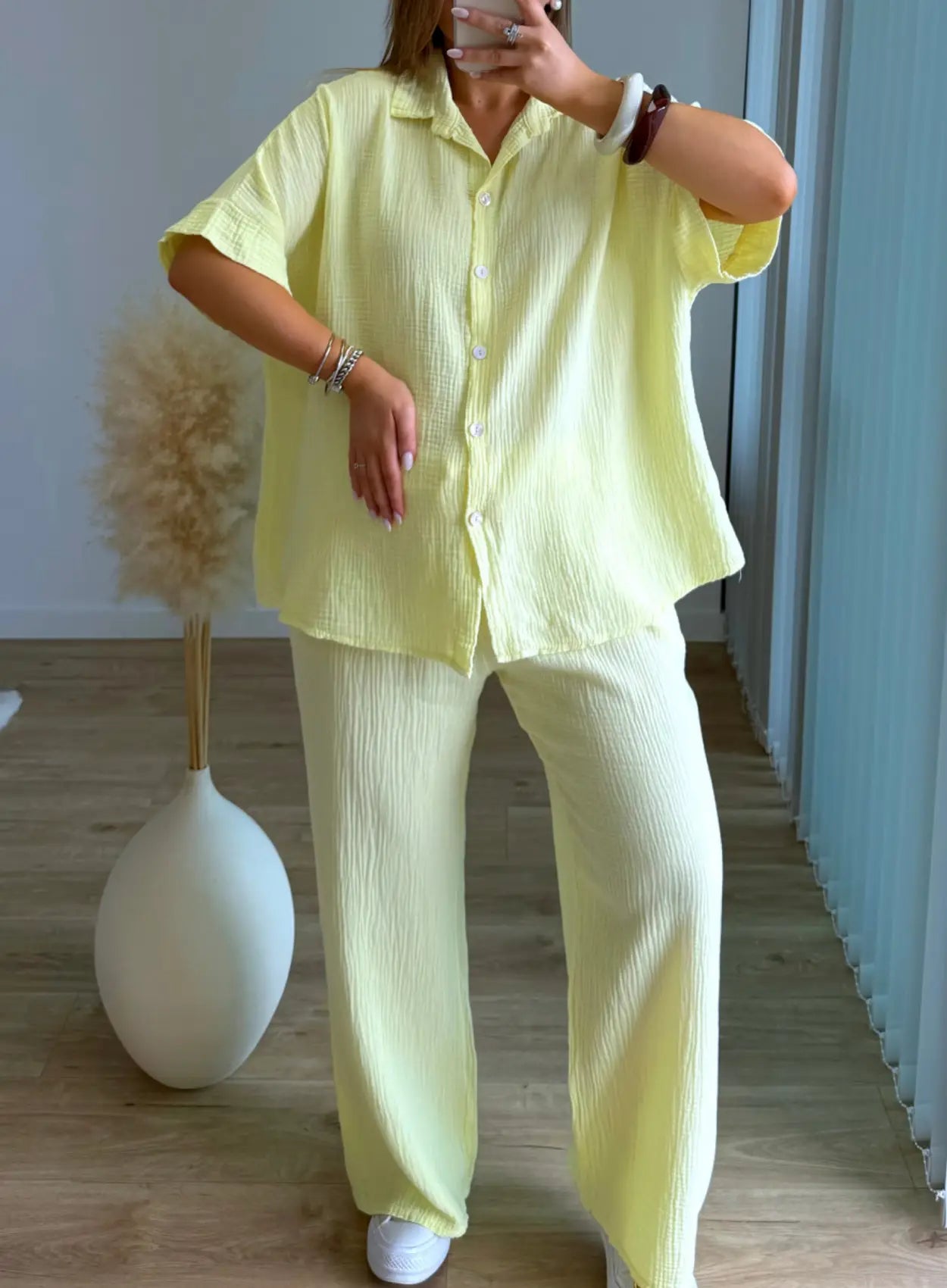 Ensemble-de-grossesse-en-gaze-de-coton-jaune