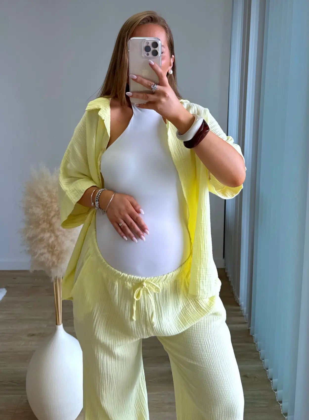 Ensemble-de-grossesse-en-gaze-de-coton-jaune