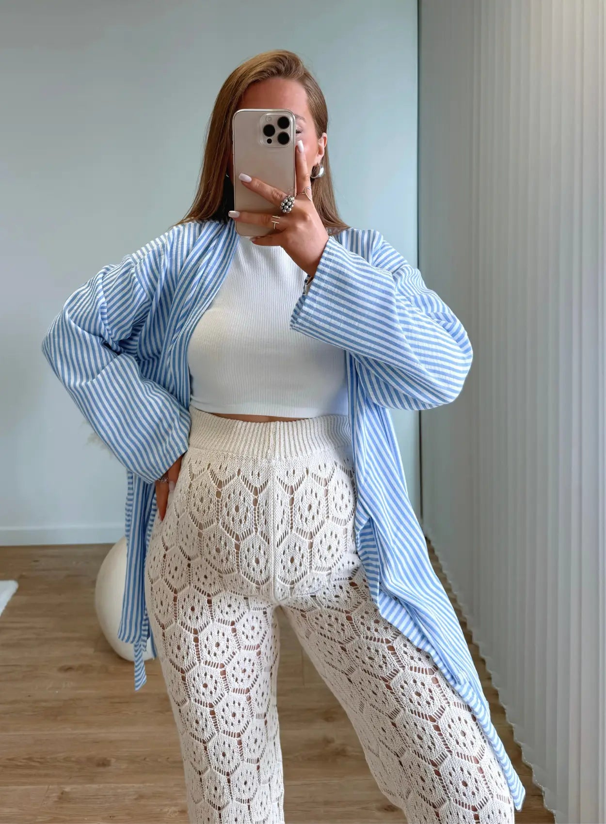 pantalon-de-grossesse-en-crochet-beige