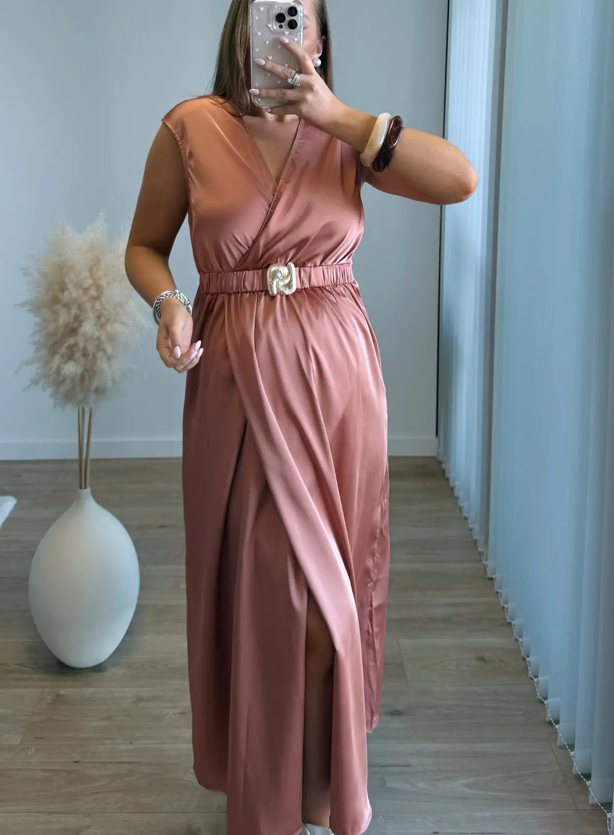 Robe-longue-de-grossesse-terracota-en-satin