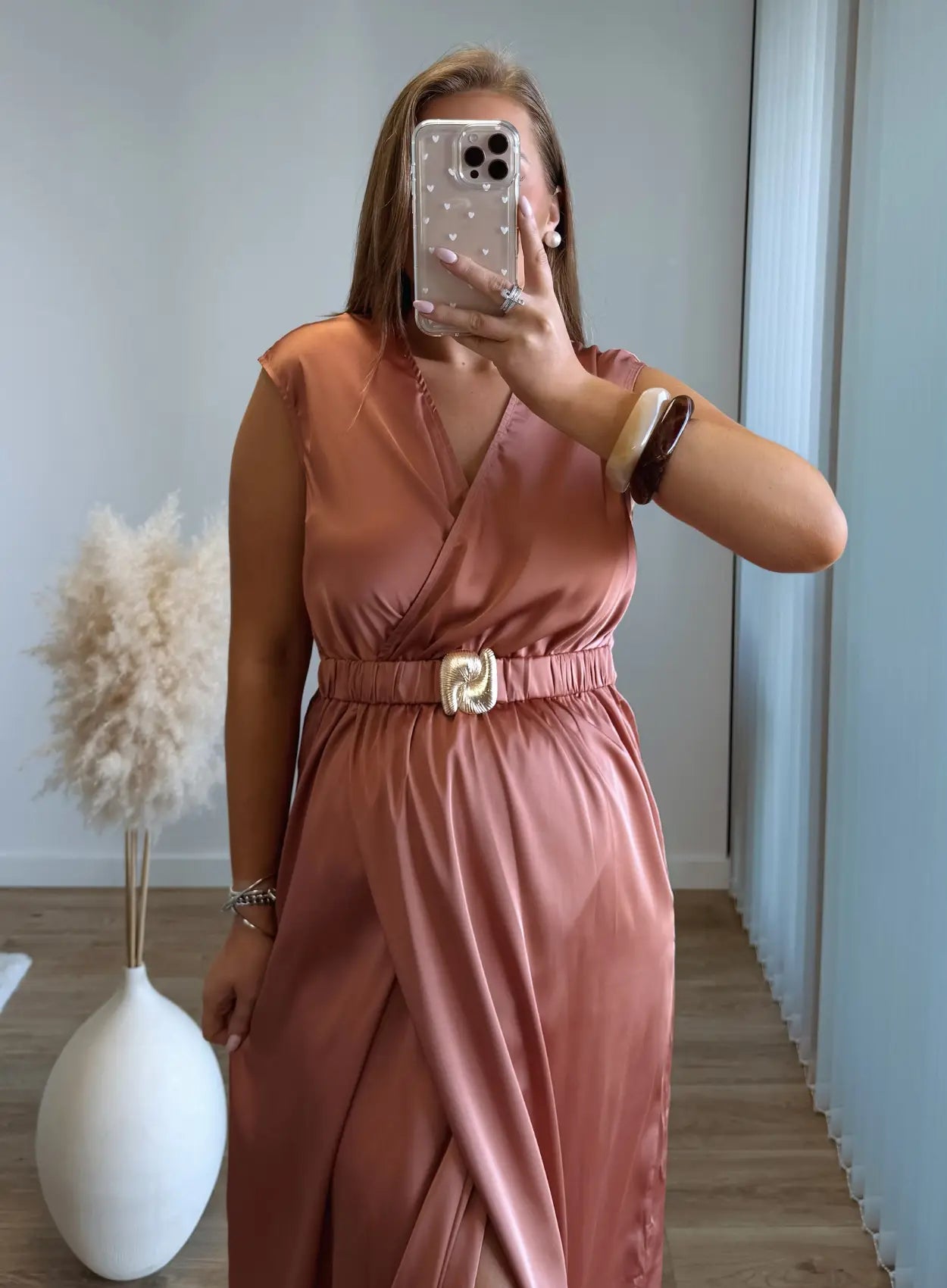 Robe-longue-de-grossesse-terracota-en-satin