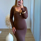 Robe-longue-de-grossesse-marron-avec-bijou