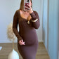 Robe-longue-de-grossesse-marron-avec-bijou