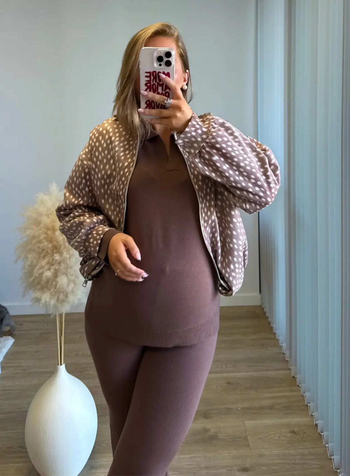 Ensemble-douceur-de-grossesse-en-maille-chocolat