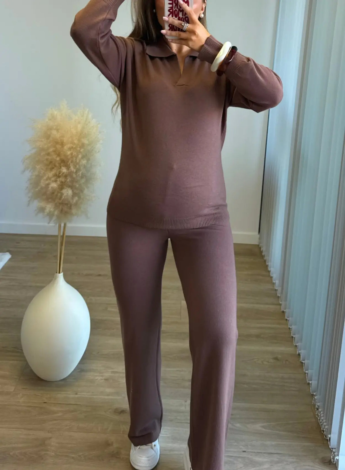 Ensemble-douceur-de-grossesse-en-maille-chocolat