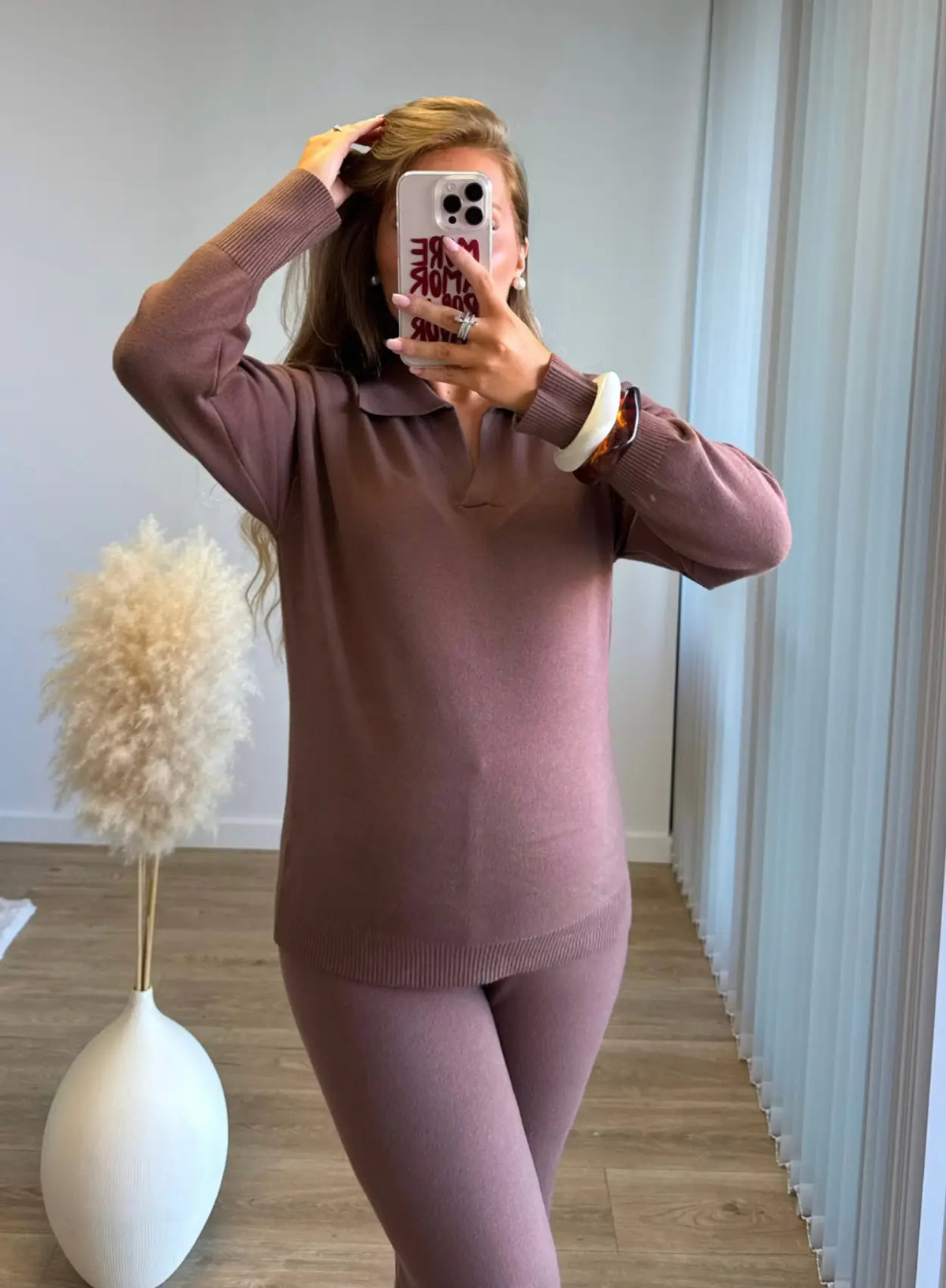 Ensemble-douceur-de-grossesse-en-maille-chocolat