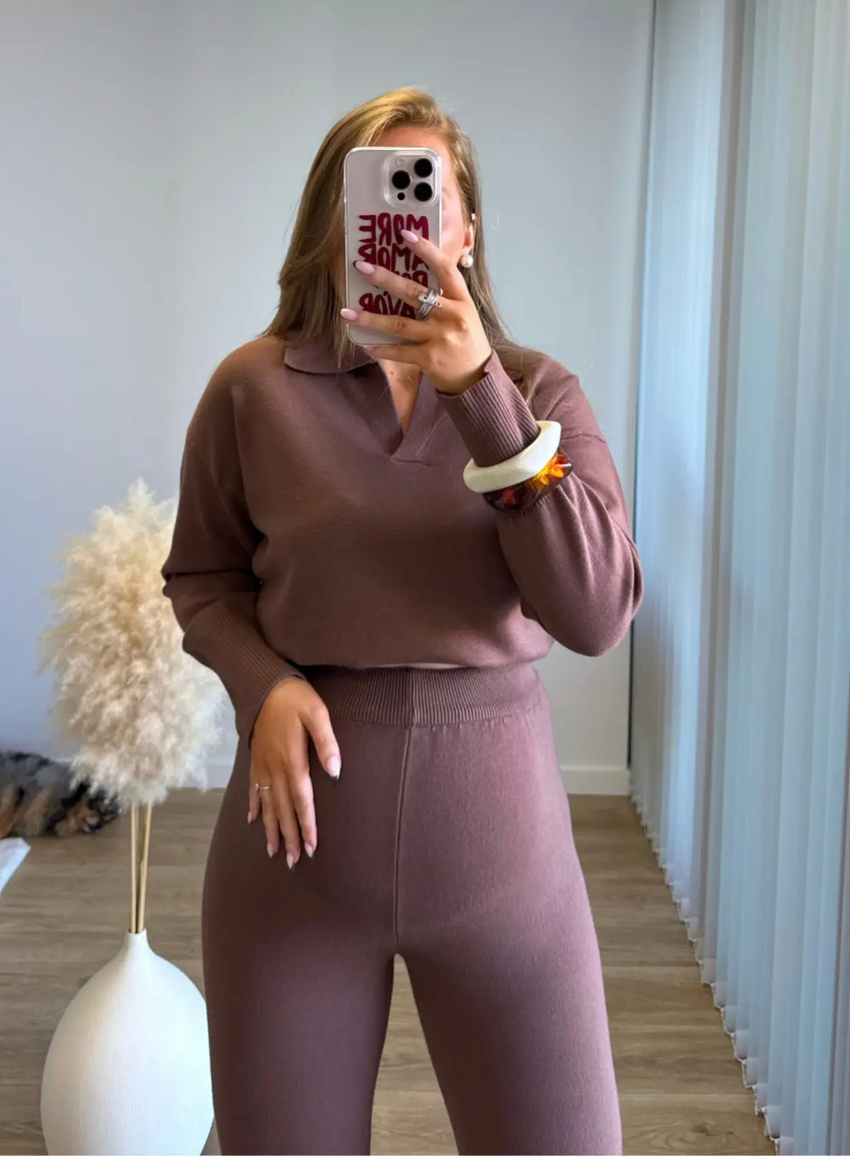 Ensemble-douceur-de-grossesse-en-maille-chocolat
