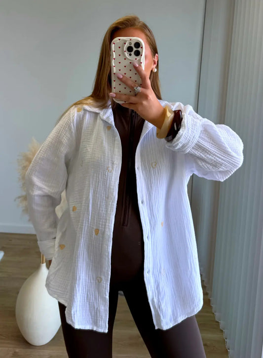 chemise-de-grossesse-blanche-en-gaze-de-coton-avec-coeurs-dorés