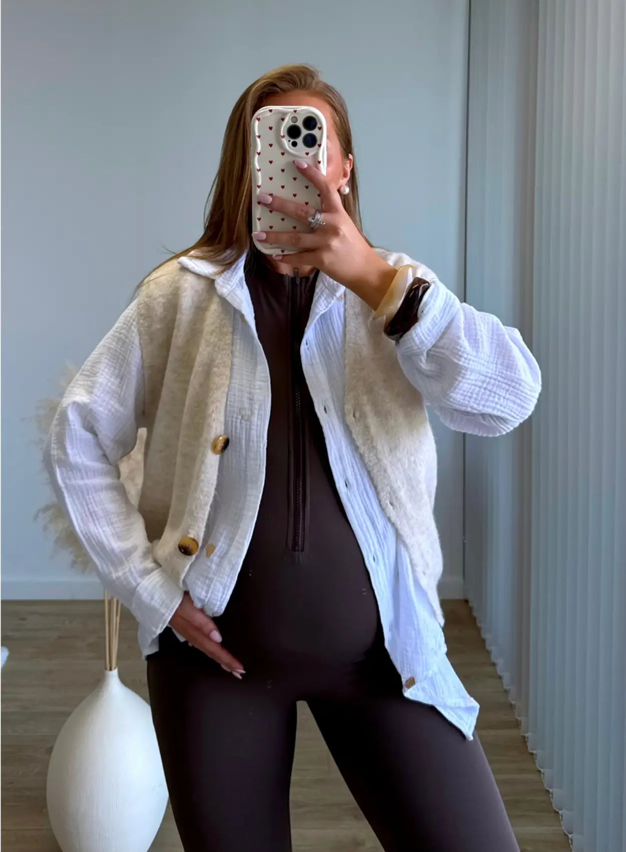 gilet-en-maille-de-grossesse-sans-manches-beige