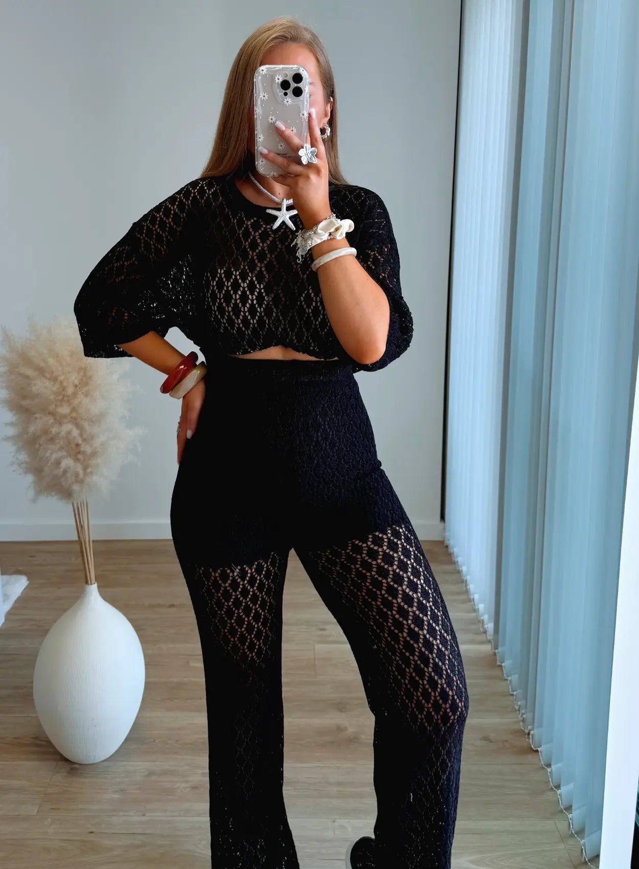 ensemble-haut-et-pantalon-en-crochet-noir