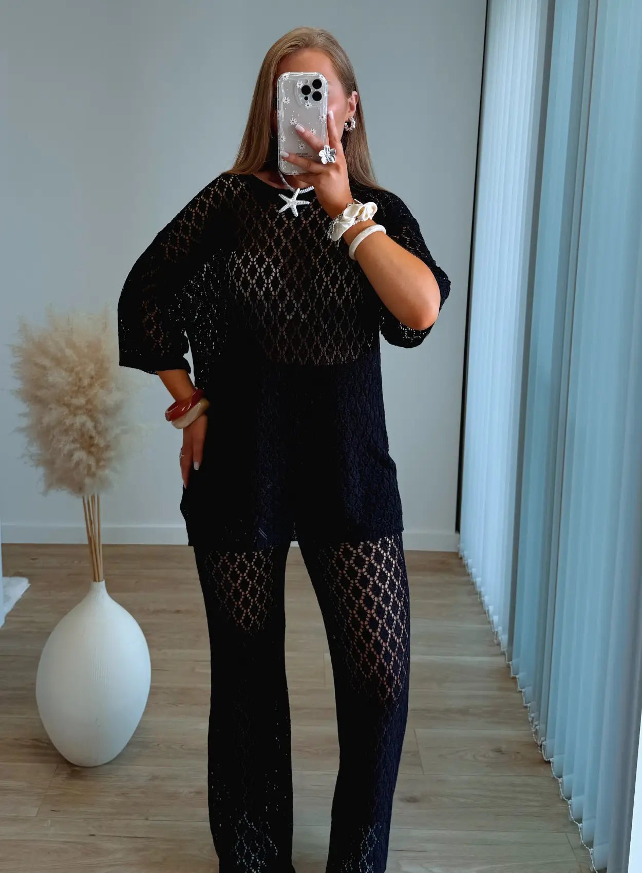 ensemble-haut-et-pantalon-en-crochet-noir