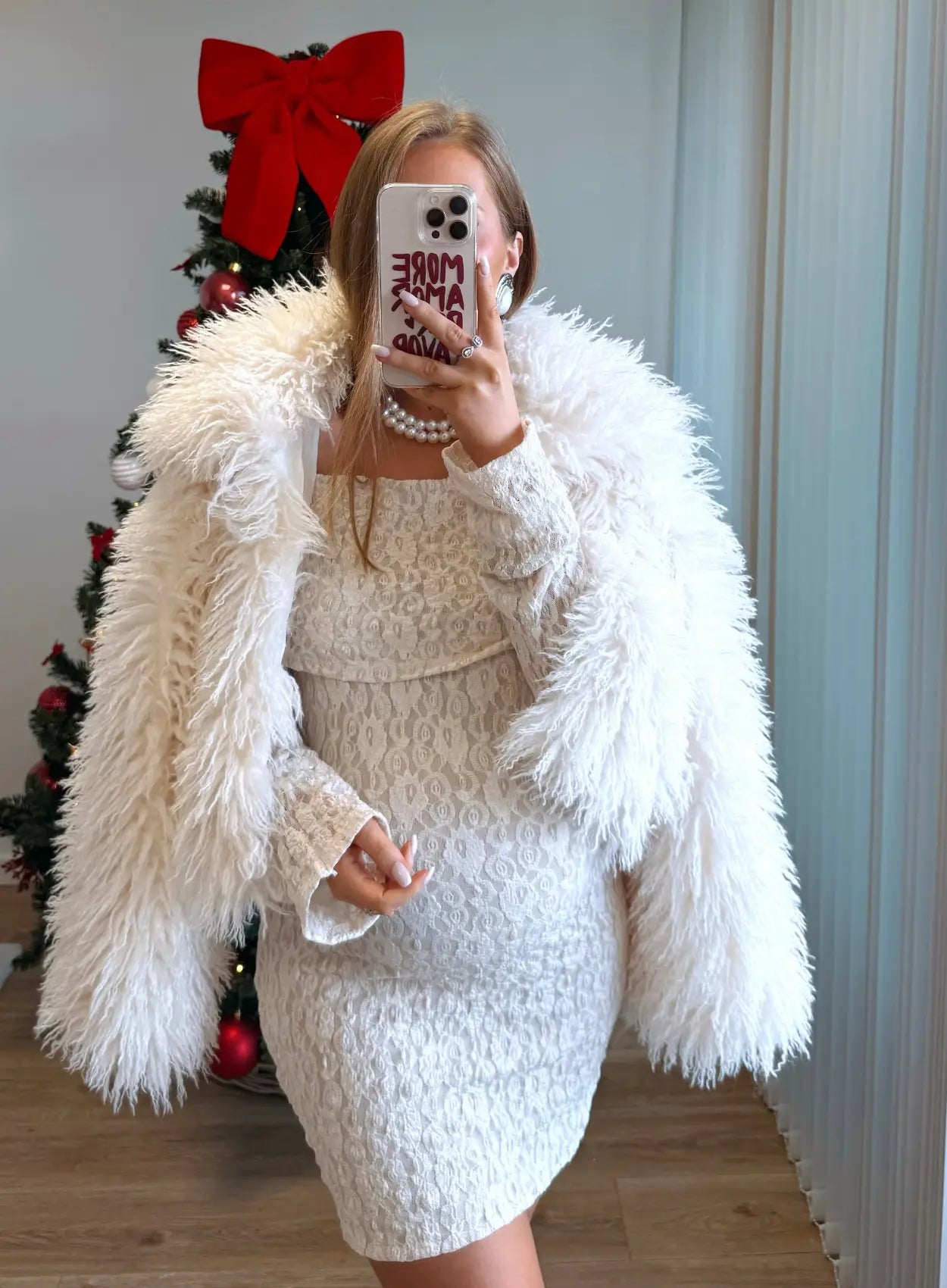 Manteau-de-grossesse-en-fausse-fourrure-blanc