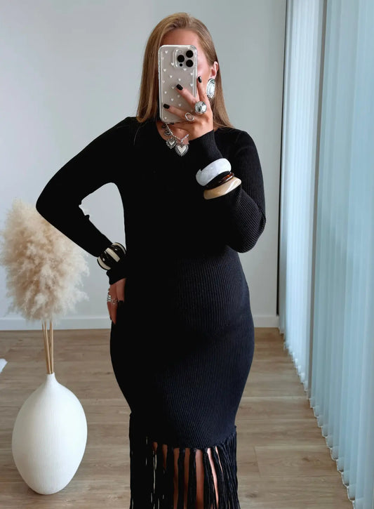 robe-longue-de-grossesse-noire-côtelée-avec-franges