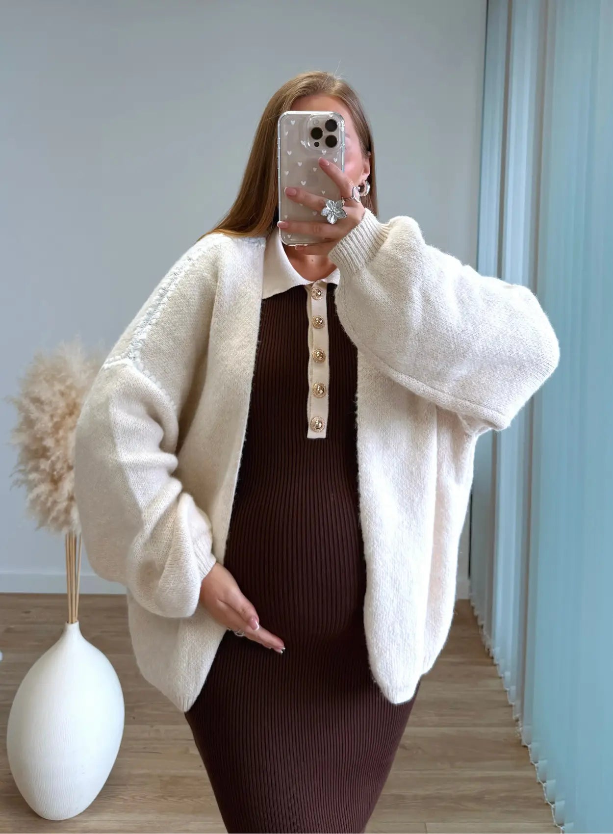 Robe-longue-de-grossesse-et-allaitement-côtelée-chocolat