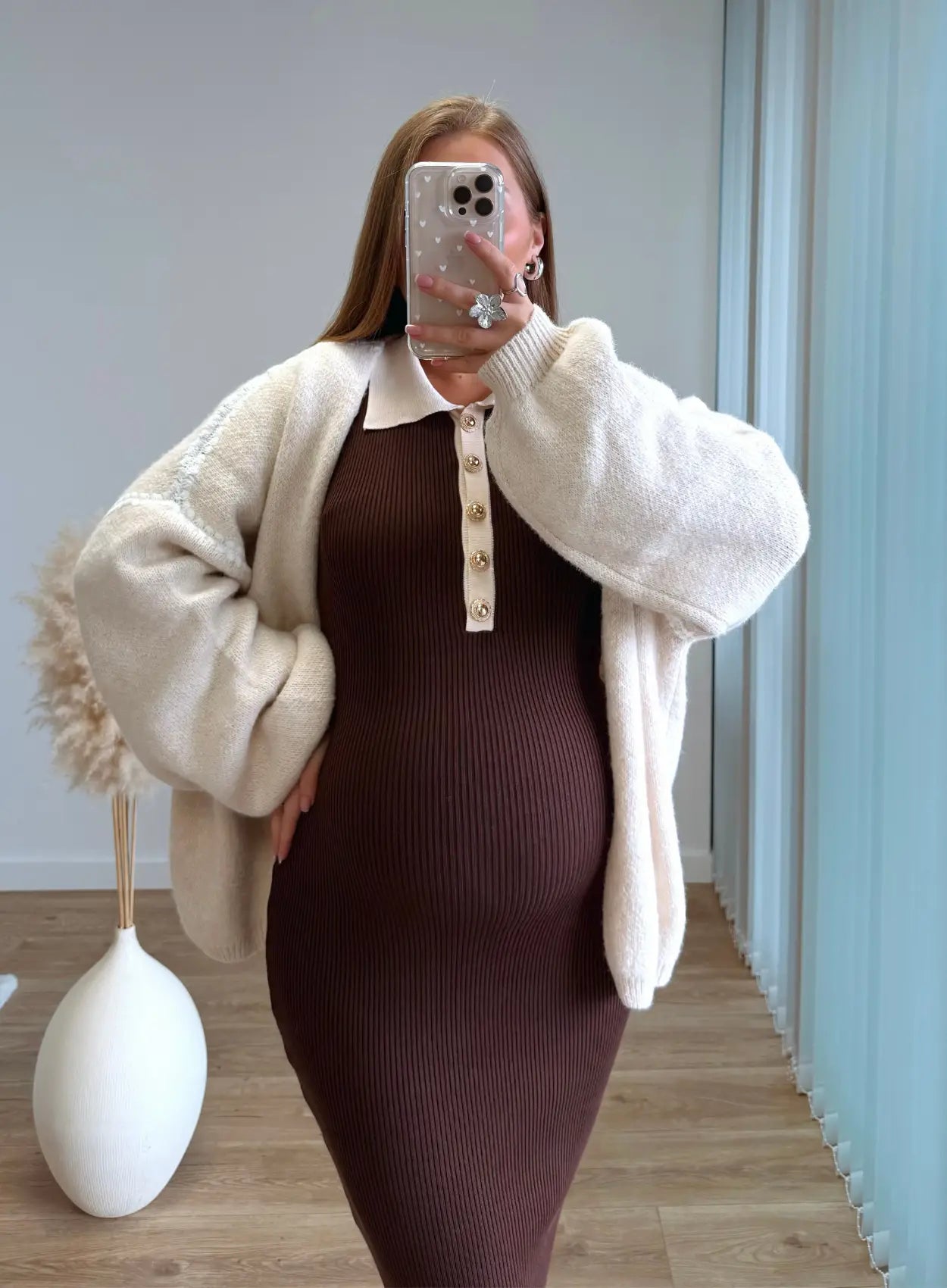 Robe-longue-de-grossesse-et-allaitement-côtelée-chocolat