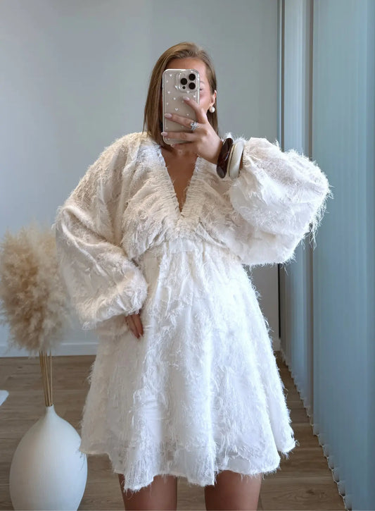 Robe-courte-de-grossesse-babydoll-beige-à-plumes