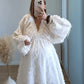 Robe-courte-de-grossesse-babydoll-beige-à-plumes